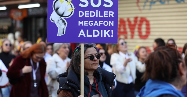 Anasayfa Haberler Kadınlar 8 Mart'ta eşitlik ve dayanışma için yürüdü HABERLER    Kadınlar 8 Mart'ta eşitlik ve dayanışma için yürüdü