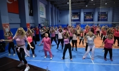 Büyükşehir, kadınları sporla buluşturuyor