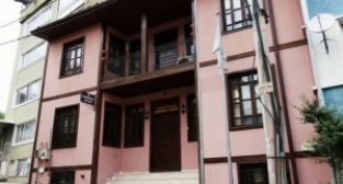 Emine Erdoğan’dan Dündar’a ‘Vakıf İnsan’ ödülü