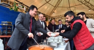 Vatandaş bağrına bastı