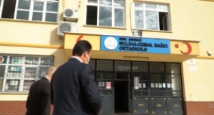 Dündar’dan öğrencilere tablet desteği