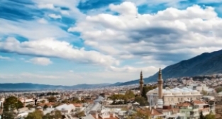 Osmangazi Belediyesi’nin aşure geleneği sürüyor