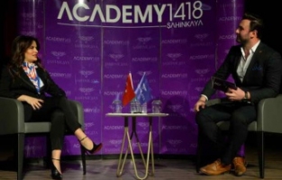 Hayal kurmak gerçeklerin tahtına göz koymaktır