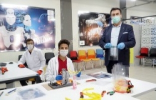 Destek için ülkelerine dönmediler