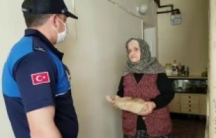 Hanife Teyze'den zabıtaya dua