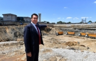 Osmangazi Meydanı Hızla İlerliyor