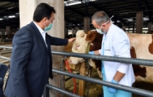 Dev tesiste ilk pazarlığı Başkan yaptı