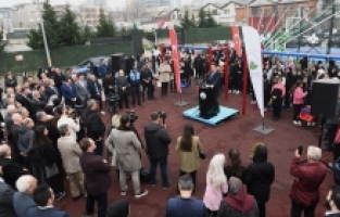 Başkan Dündar ilçenin her yerini parklarla donatıyor