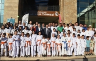 Yıldırım Gençlik Merkezi mezunlarını verdi