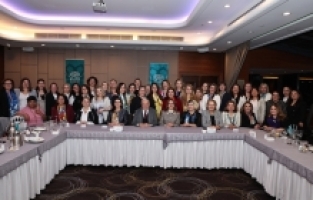 Başkan Şadi Özdemir kadınlarla iftarda buluştu