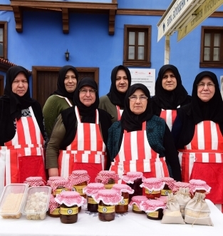 ‘Güçlü kadın, güçlü aile, güçlü Yıldırım’