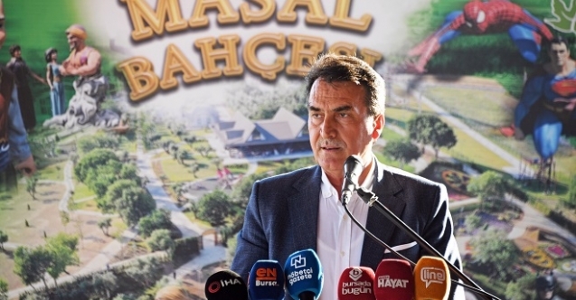 Başkan Dündar çocuklarla masal bahçesini gezdi