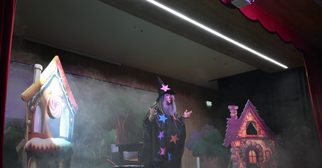 Osmangazi Gösteri Merkezi’nde ilk oyun sahnelendi