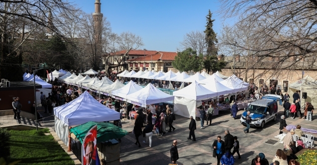 ‘Meydan Kadınların’ dayanışma pazarı doldu taştı