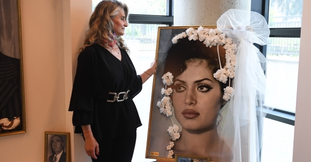 Bursa’nın ipek böceği kozaları usta oyuncuların fotoğraflarını süsledi