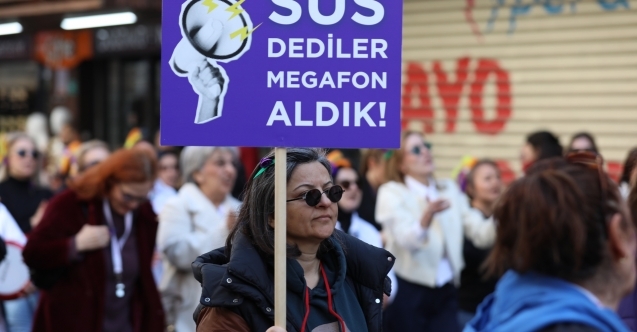 Anasayfa Haberler Kadınlar 8 Mart'ta eşitlik ve dayanışma için yürüdü HABERLER    Kadınlar 8 Mart'ta eşitlik ve dayanışma için yürüdü